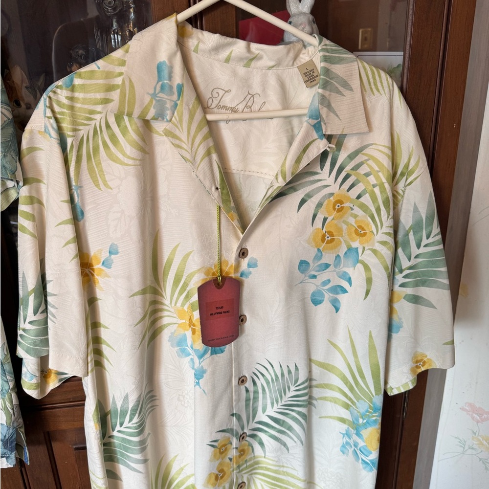 Tommy Bahama Men's Floral Shirt - White, Green, Yellow